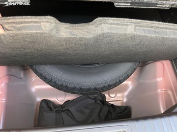 Car image 29