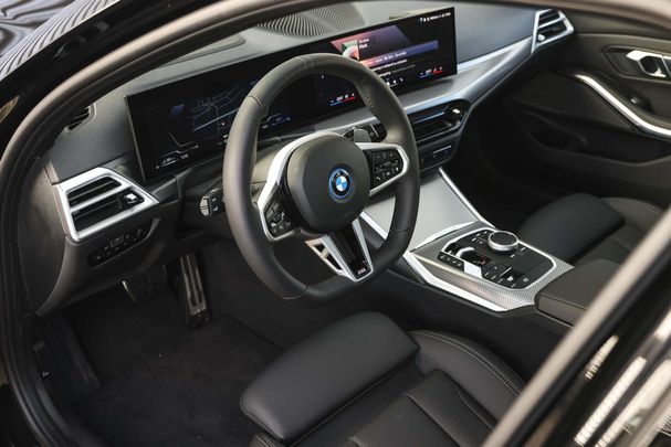 BMW 330 e Touring 215 kW image number 22