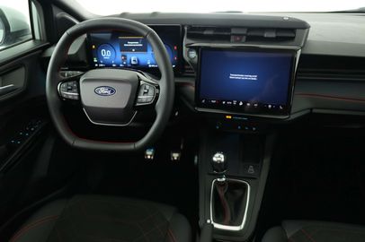 Car image 25