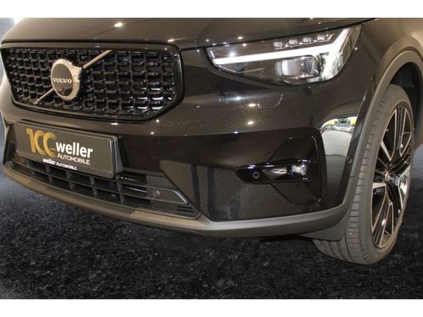 Volvo XC40 B4 Ultra Dark 145 kW image number 14