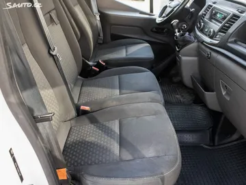 Car image 30