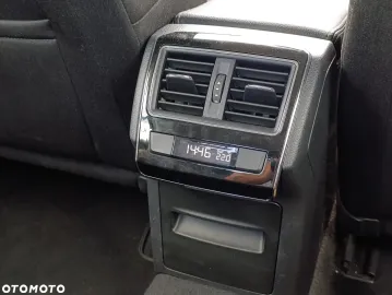 Car image 40