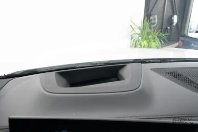 Car image 46