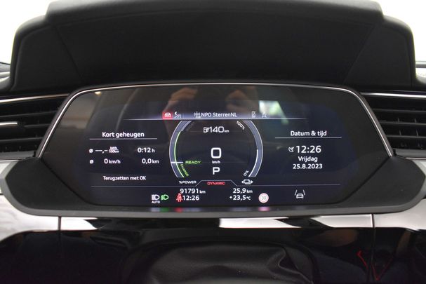 Audi e-tron 55 quattro S-line 300 kW image number 24