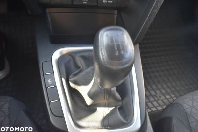 Car image 26