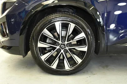 Car image 24