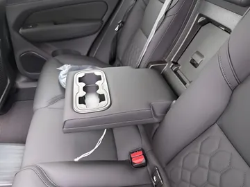 Car image 44