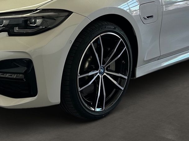 BMW 330 e Touring M Sport 218 kW image number 10