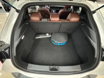 Car image 49