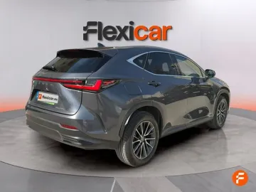 Car image 4