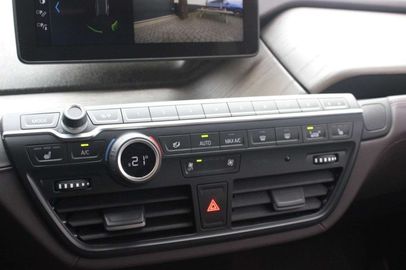 Car image 36