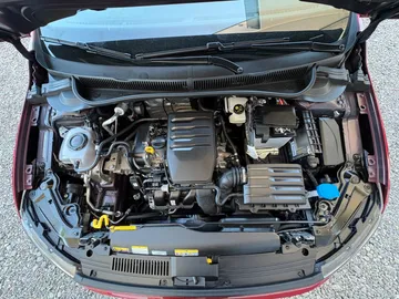 Car image 26