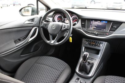 Car image 13