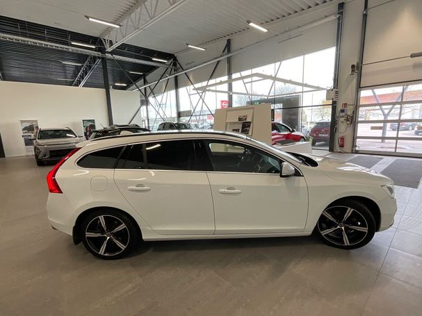 Volvo V60 D3 Momentum 110 kW image number 9