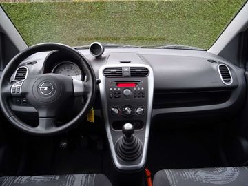 Car image 16