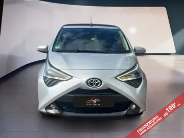 Car image 3