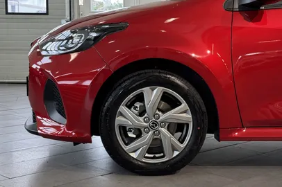 Car image 8