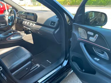 Car image 33