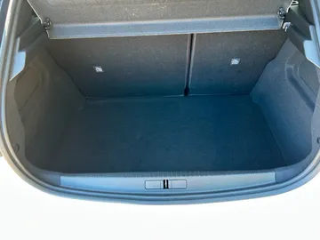 Car image 38