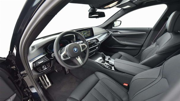 BMW 530 Touring xDrive 215 kW image number 14