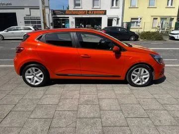 Car image 4
