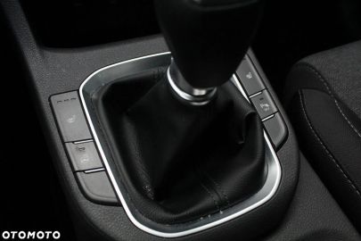 Car image 32