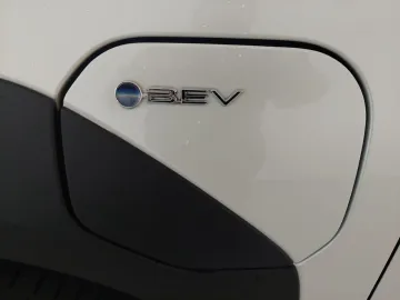 Car image 40