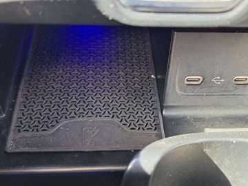 Car image 36