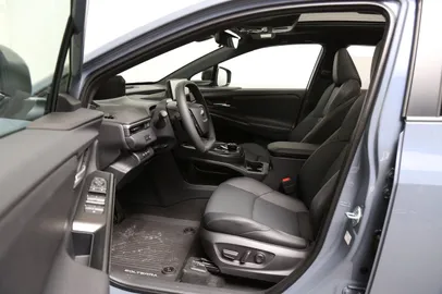 Car image 4