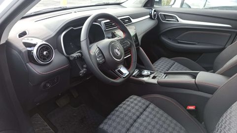 Car image 13