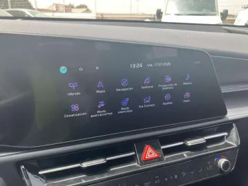 Car image 27