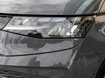 Car image 29