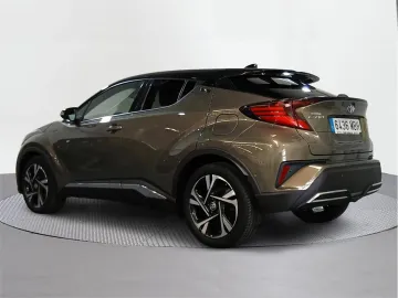 Car image 3