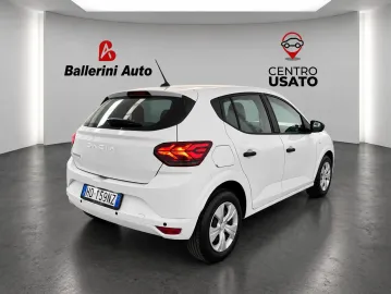Car image 5