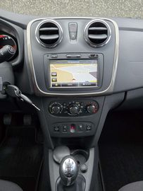 Car image 24