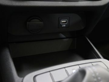 Car image 35