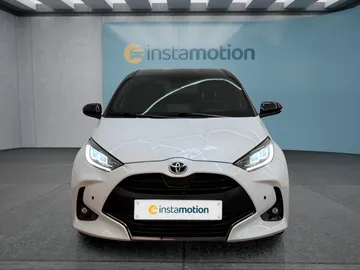 Car image 4