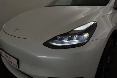 Car image 30