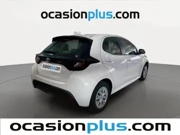 Car image 3