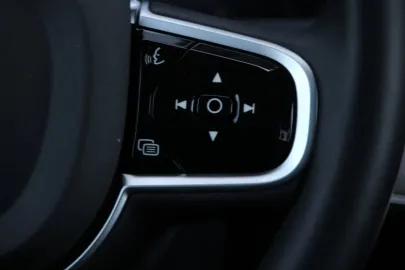 Car image 38