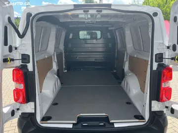 Car image 28