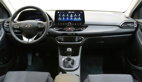 Car image 16