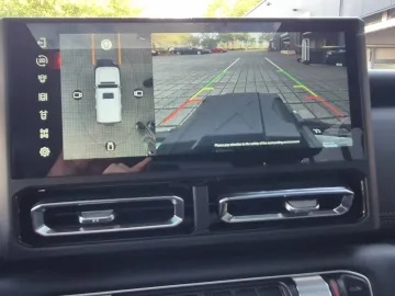 Car image 26