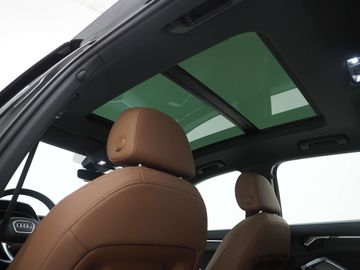 Car image 37