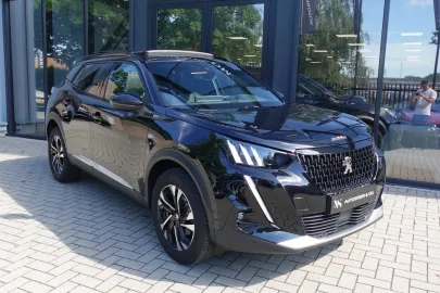 Car image 3