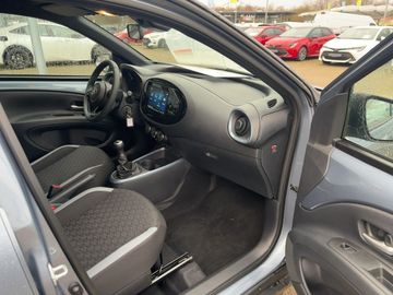 Car image 8