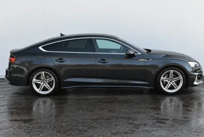 Car image 3