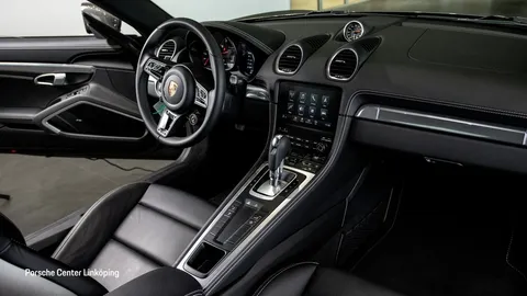 Car image 23
