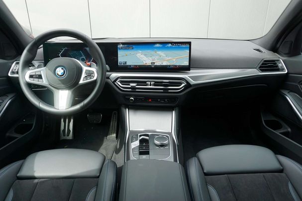 BMW 330 xDrive 185 kW image number 9