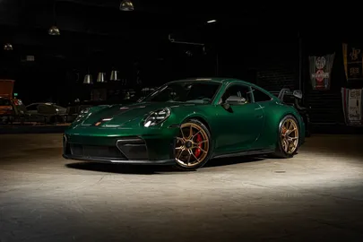 Car image 4